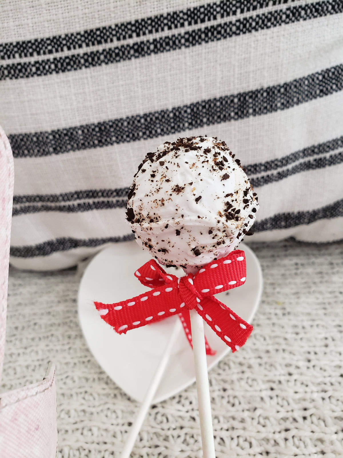 Pip Posh Design Faux Sweet Décor White Frosted Coffee Dusted Cake Pops Set Of 2 Bakery Collection