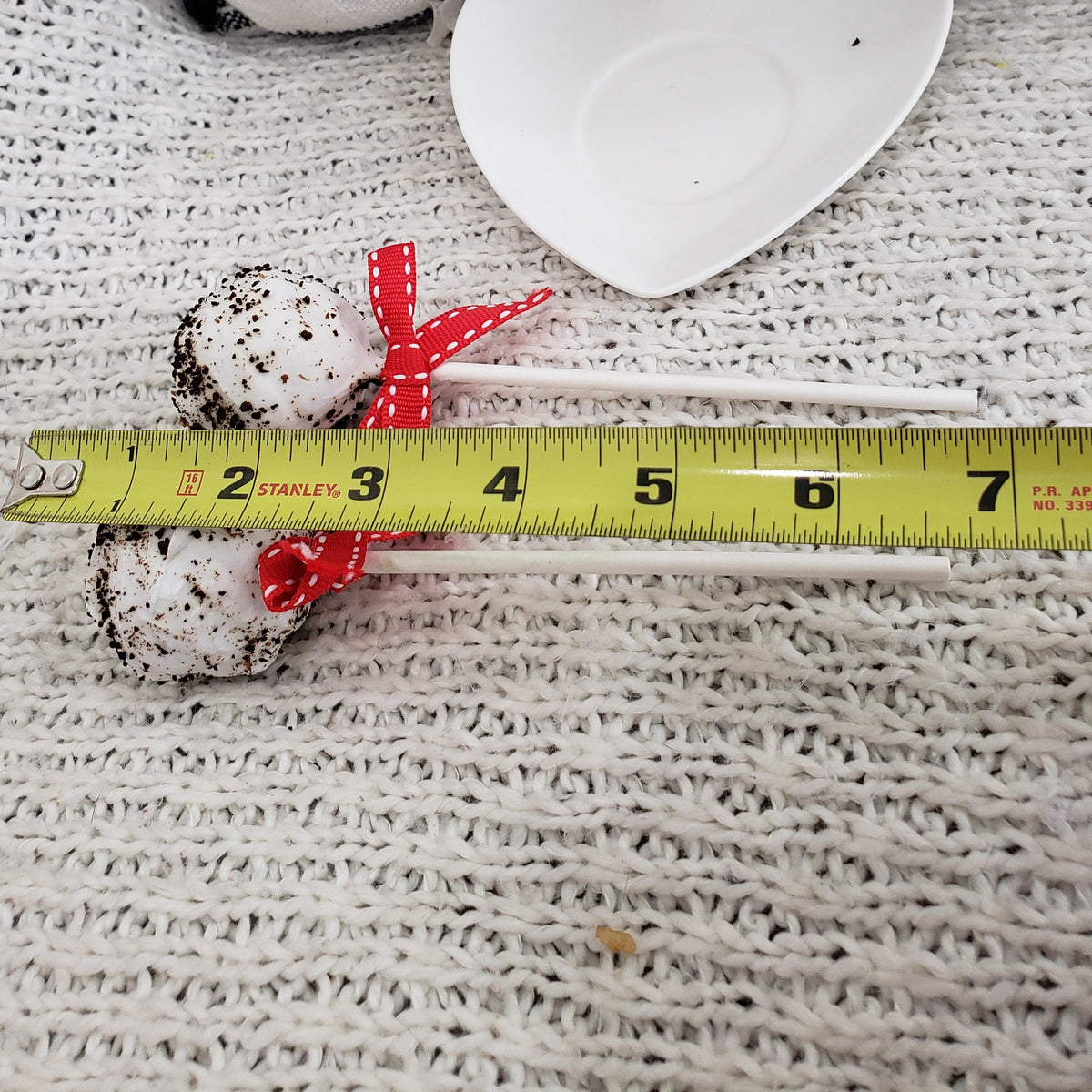 Pip Posh Design Faux Sweet Décor White Frosted Coffee Dusted Cake Pops Set Of 2 Bakery Collection