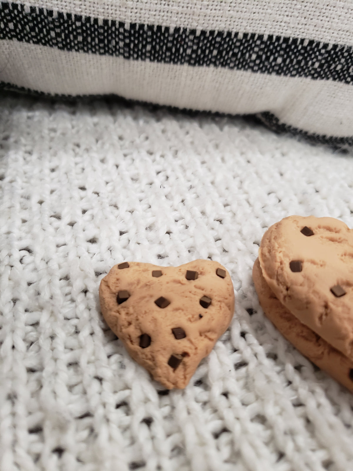 Pip Posh Design Faux Sweet Décor Heart Chocolate Chip Cookies Set Of 3