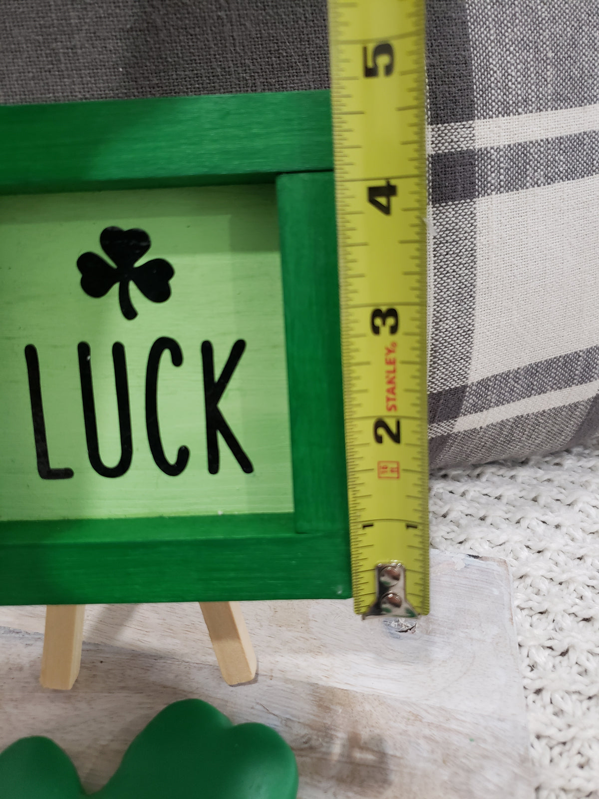 Pip Posh Design Faux Sweet Décor &quot;Luck&quot; Mini Wooden Sign &amp; Shamrock Cookie Tier Décor Bundle