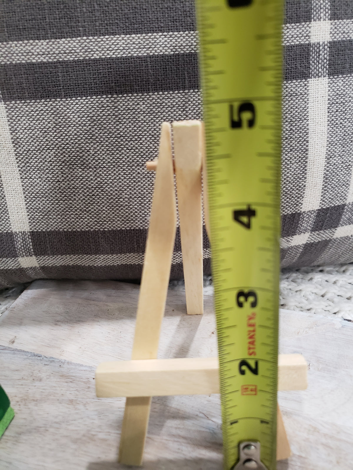 Pip Posh Design Faux Sweet Décor &quot;Luck&quot; Mini Wooden Sign &amp; Shamrock Cookie Tier Décor Bundle