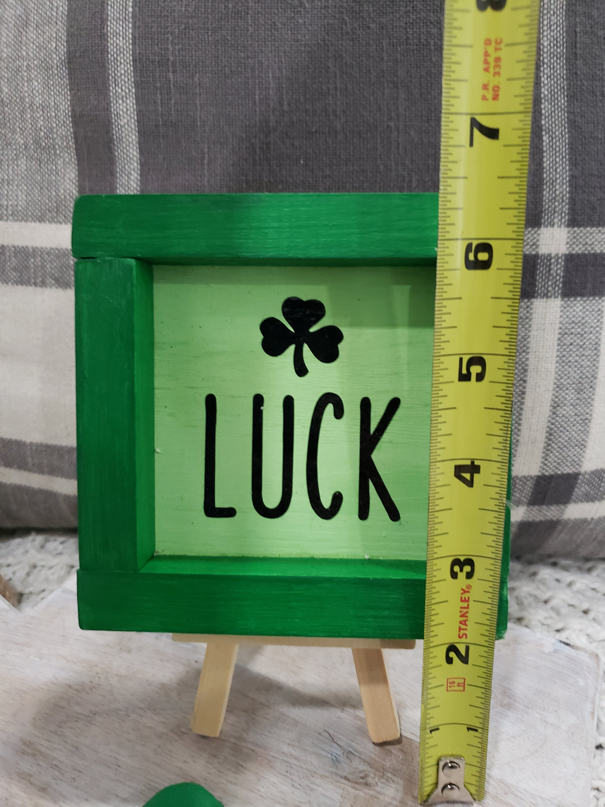 Pip Posh Design Faux Sweet Décor &quot;Luck&quot; Mini Wooden Sign &amp; Shamrock Cookie Tier Décor Bundle