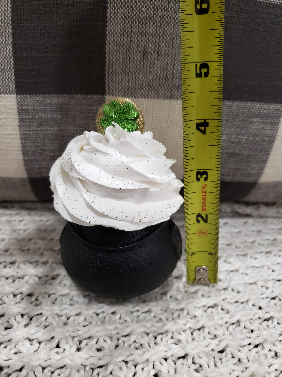 Pip Posh Design Faux Sweet Décor Mini Black Pot O&#39; Gold &amp; White Whipped Gold Coin Shamrock Topper Irish Collection.