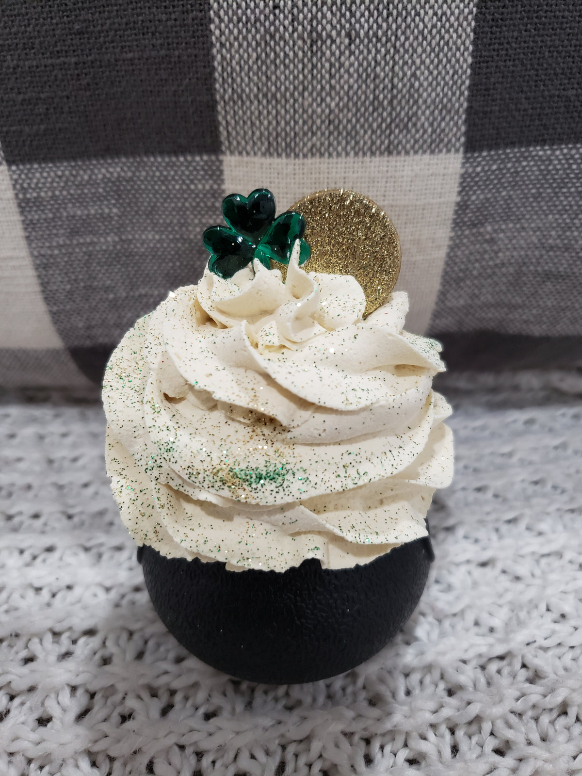 Pip Posh Design Faux Sweet Décor Mini Black Pot O&#39; Gold &amp; Ivory Whipped Shamrock Topper Irish Collection.