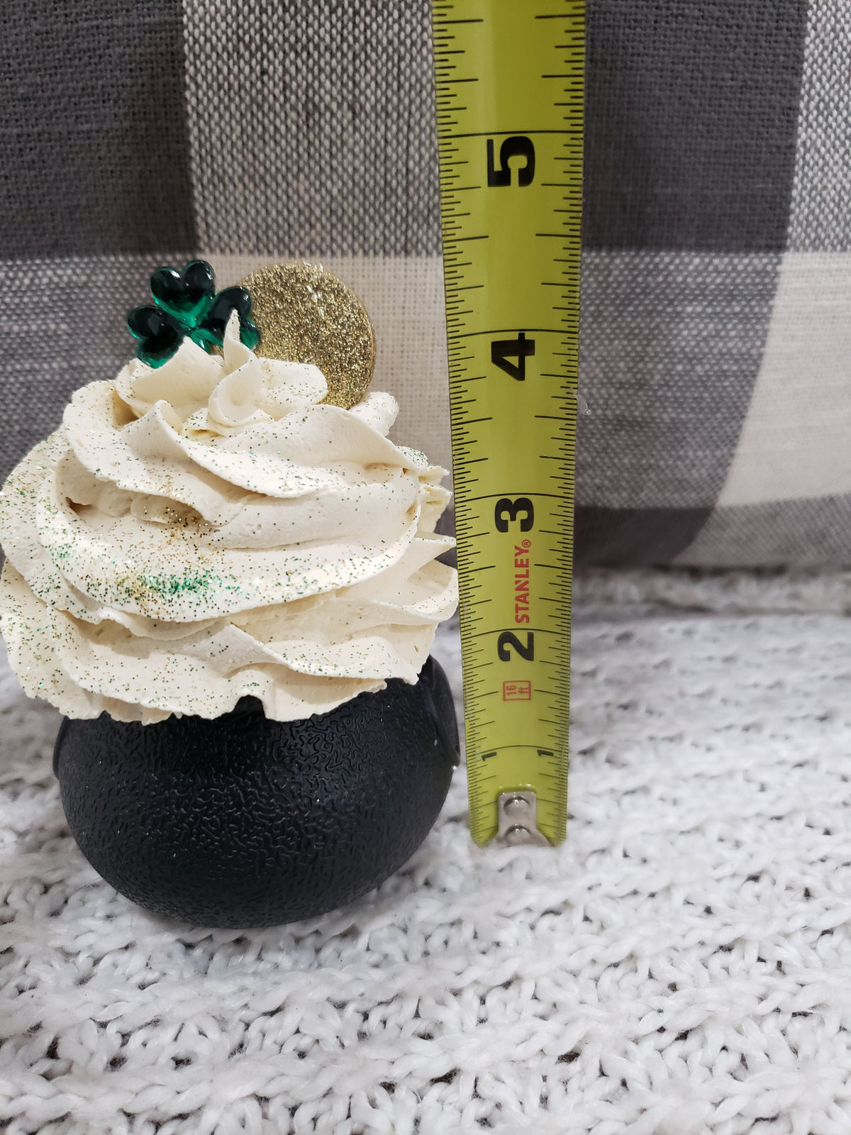 Pip Posh Design Faux Sweet Décor Mini Black Pot O&#39; Gold &amp; Ivory Whipped Shamrock Topper Irish Collection.