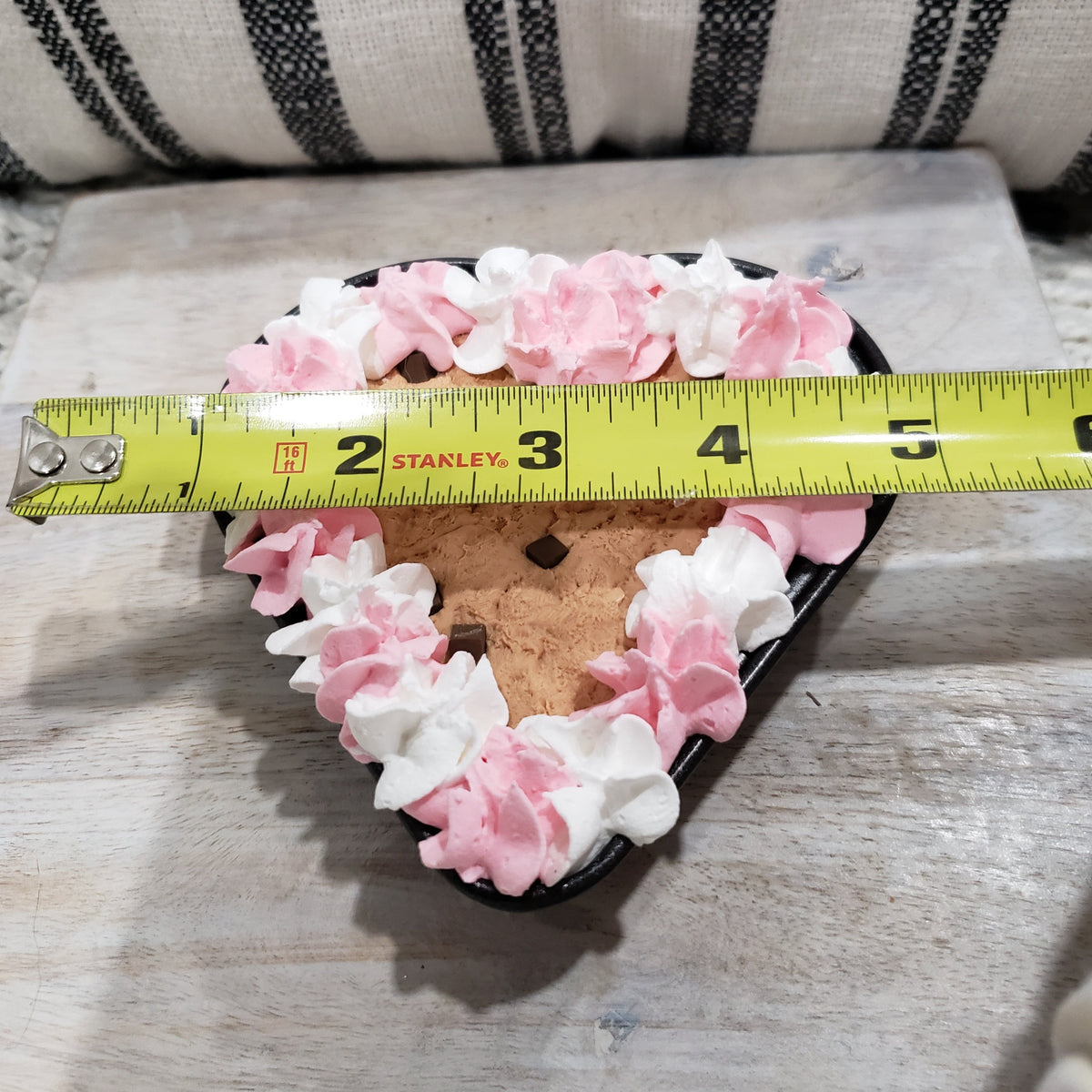 Pip Posh Design Faux Sweet Décor Mini Heart Cookie In A Heart Shaped Metal Baking Pan Bakery Collection