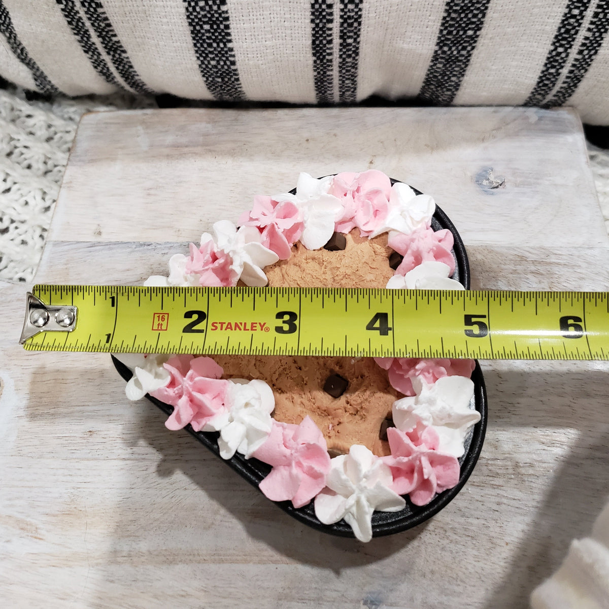 Pip Posh Design Faux Sweet Décor Mini Heart Cookie In A Heart Shaped Metal Baking Pan Bakery Collection