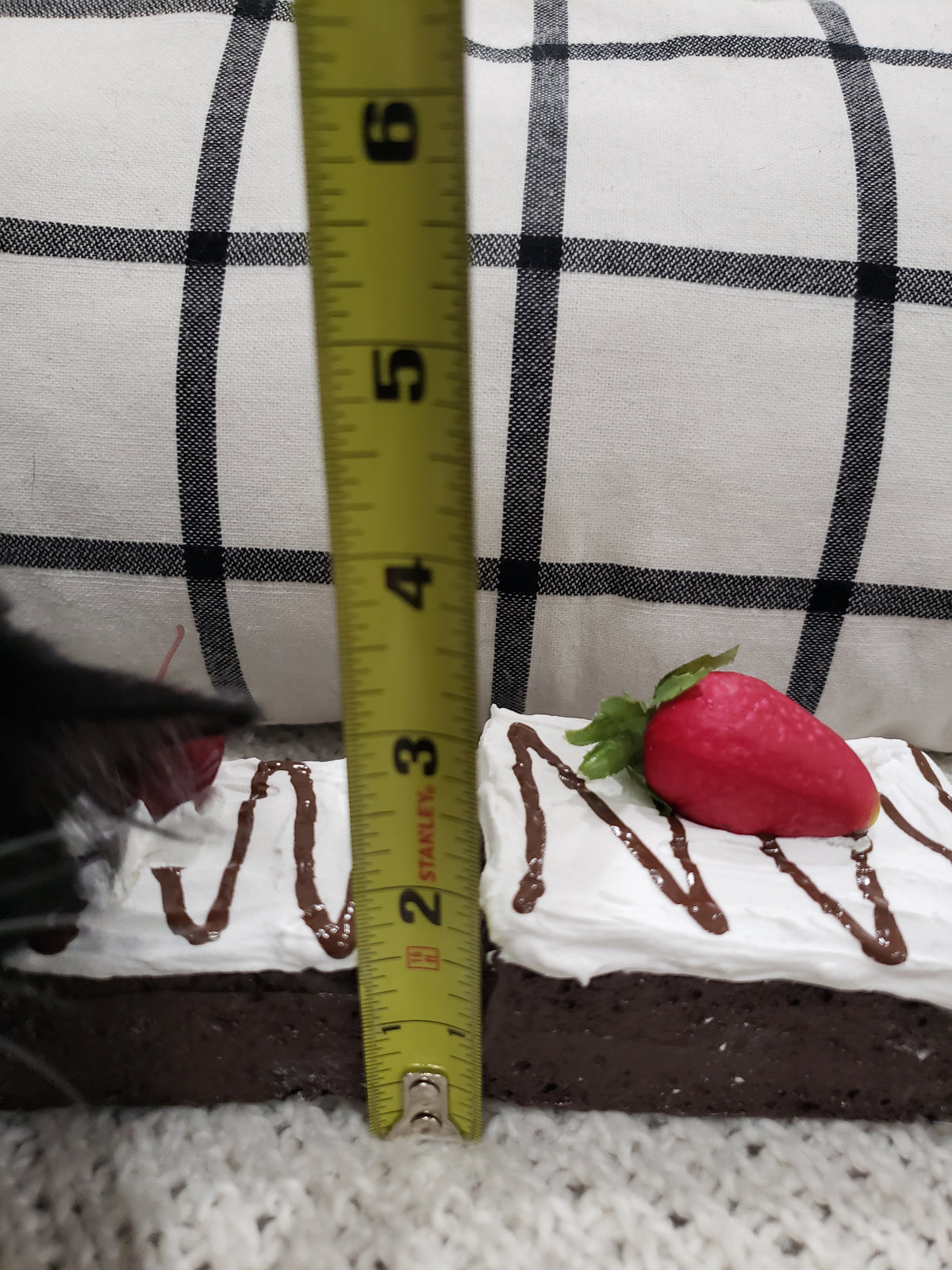 Pip Posh Design Faux Sweet Décor White Frosted Chocolate Drizzle Strawberry &amp; Cherry On Top Brownies Set Of 2 Bakery Collection