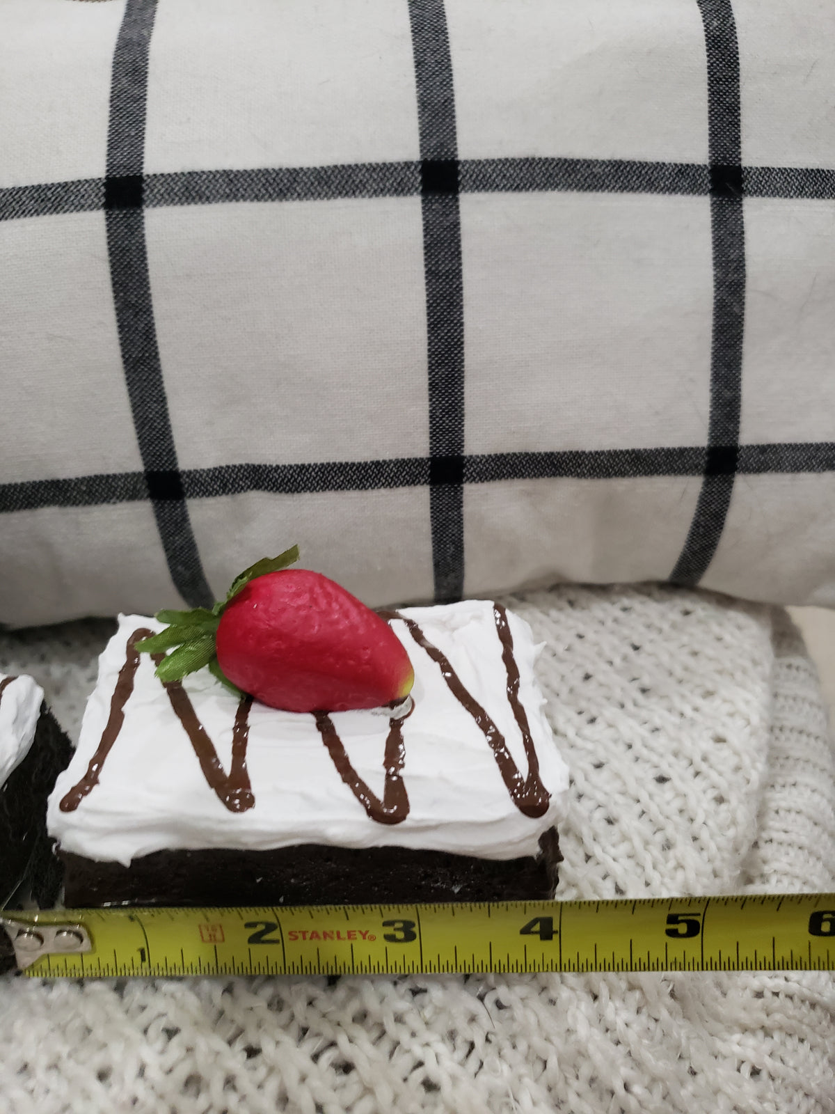 Pip Posh Design Faux Sweet Décor White Frosted Chocolate Drizzle Strawberry &amp; Cherry On Top Brownies Set Of 2 Bakery Collection