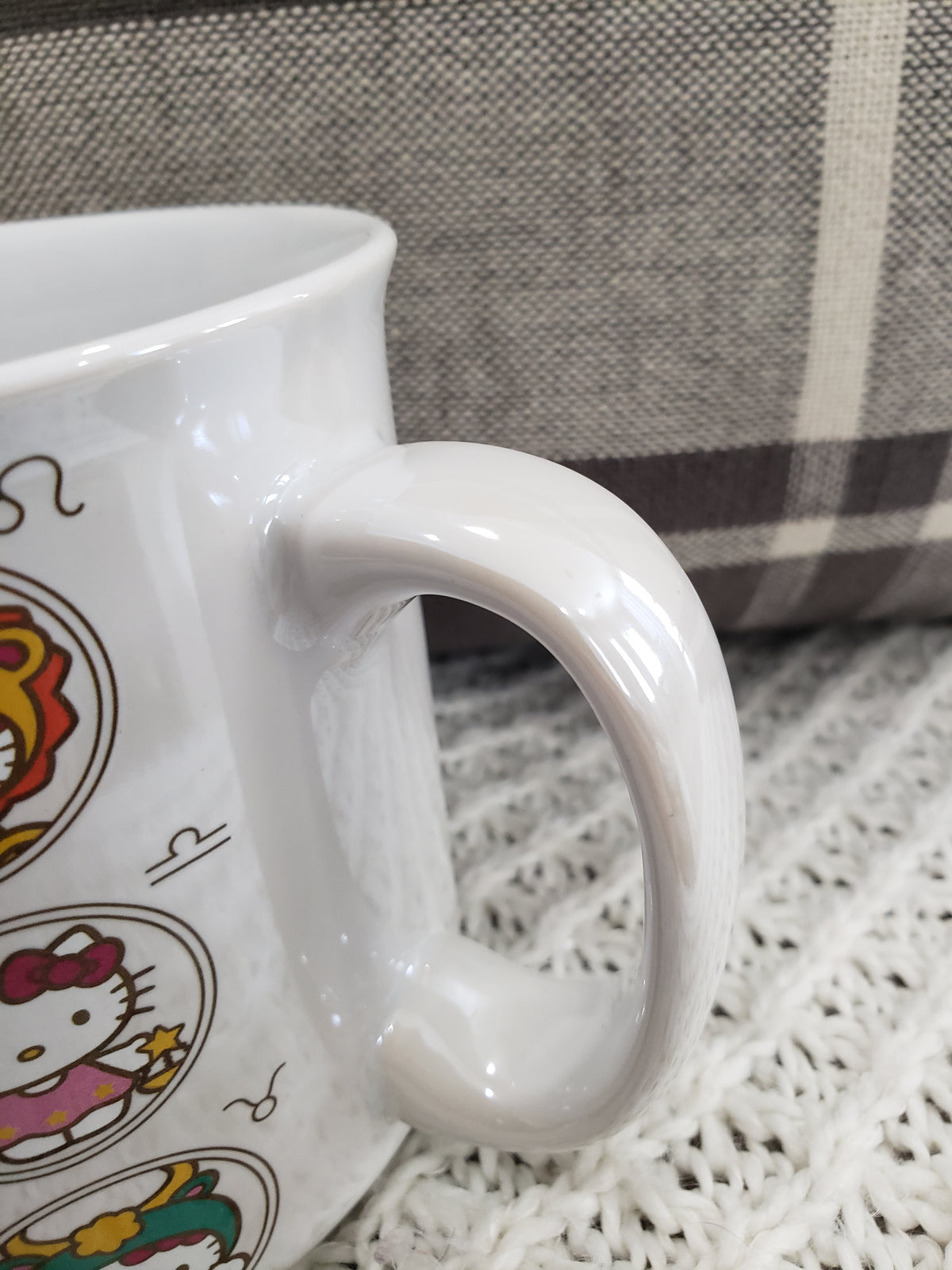 Hello Kitty Zodiac 20 Oz White Iridescent Mug Hk Collection