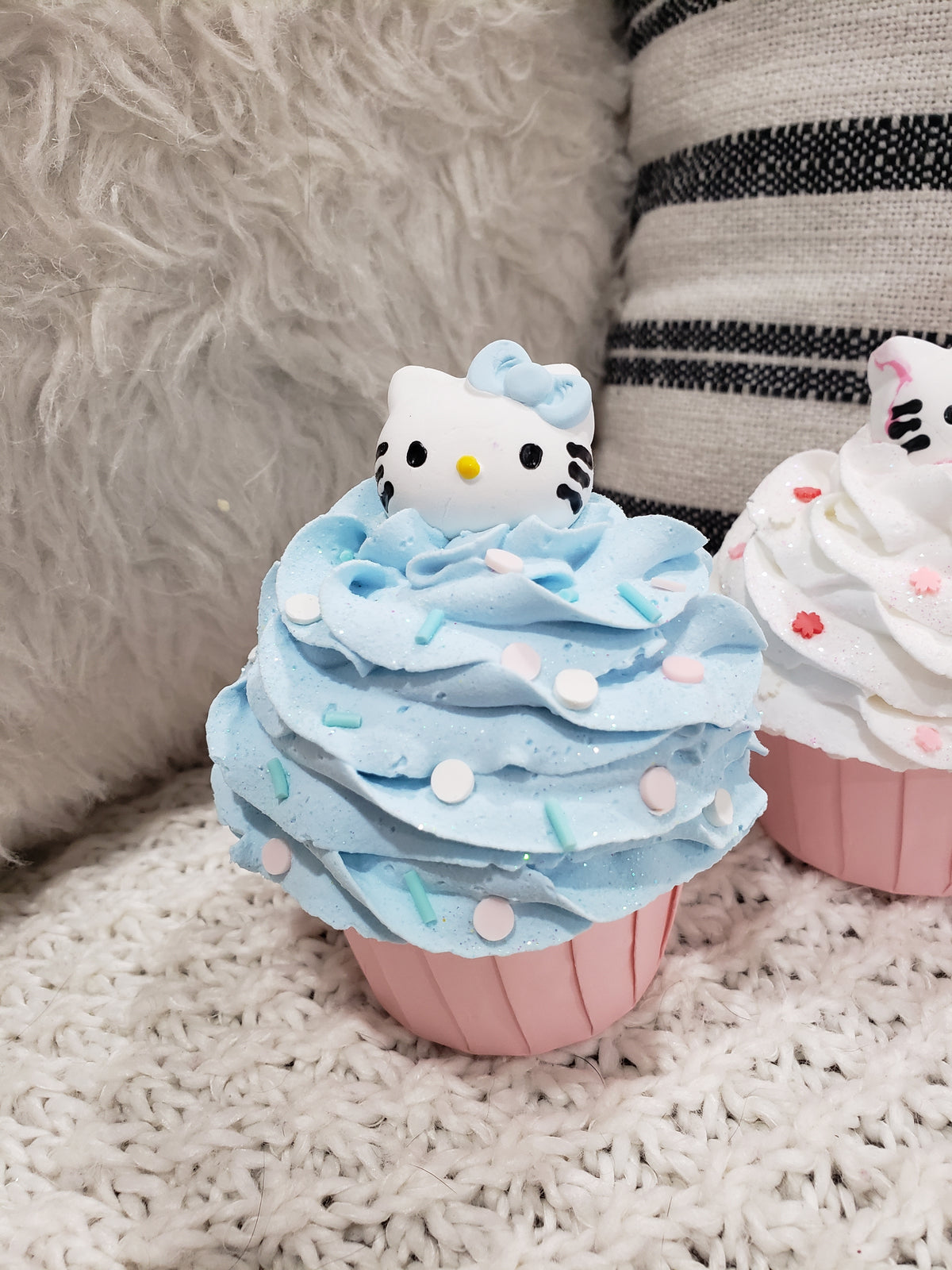 Pip Posh Design Faux Sweet Décor Hello Kitty Cupcake Assortment Set Of 4 Hk Collection