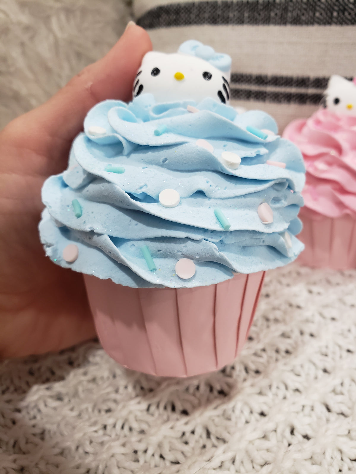 Pip Posh Design Faux Sweet Décor Hello Kitty Cupcake Assortment Set Of 4 Hk Collection