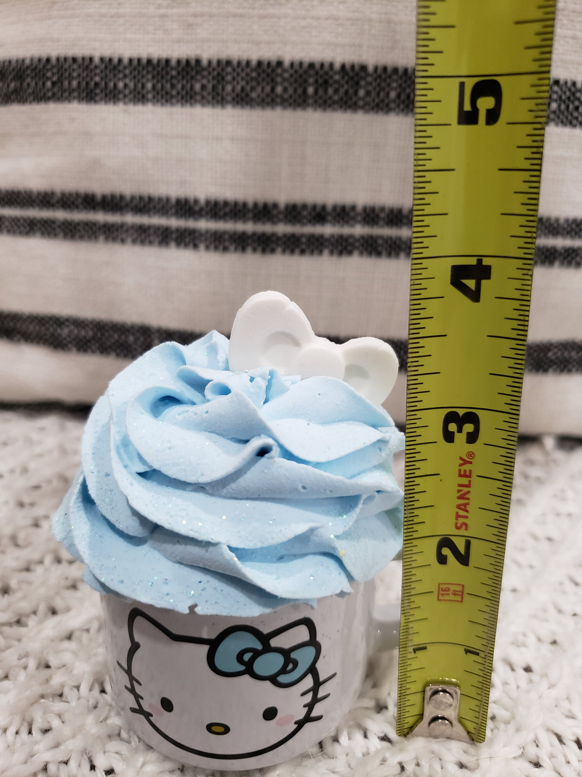 Pip Posh Design Faux Sweet Décor Hello Kitty Mini Mug &amp; Blue Whipped HK Bow Topper Hk Collection