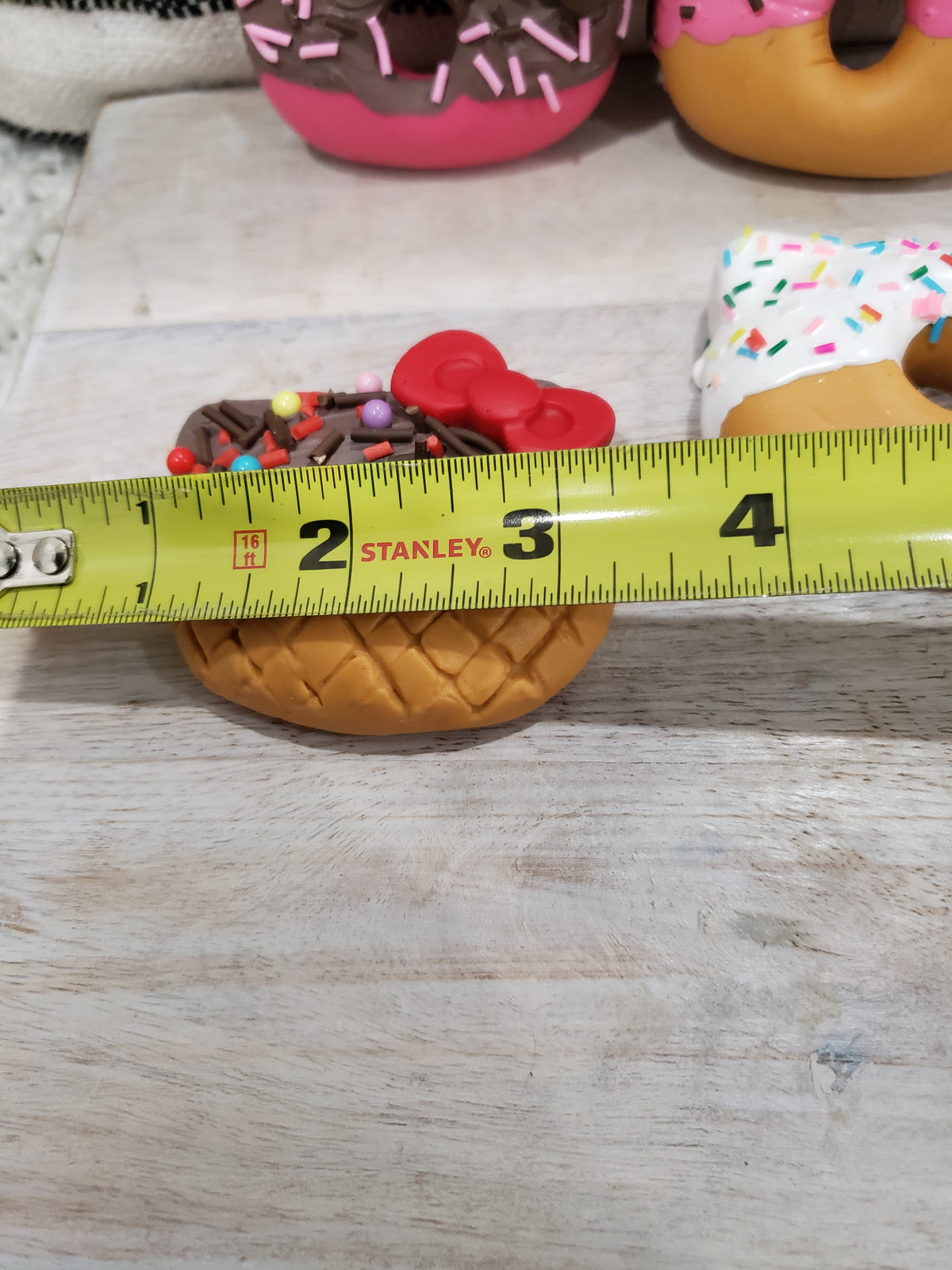 Pip Posh Design Faux Sweet Décor Hello Kitty Donut Assortment Set Of 4 Hk Collection