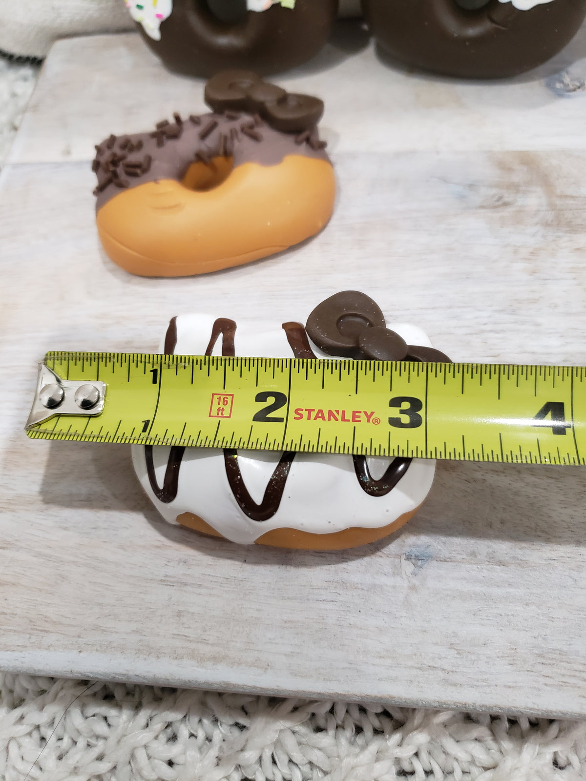 Pip Posh Design Faux Sweet Décor Hello Kitty Donut Assortment Set Of 4 Hk Collection