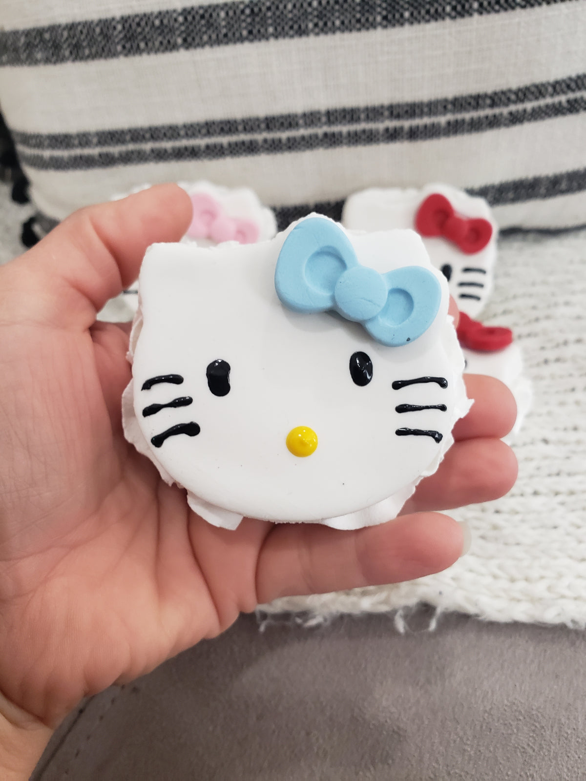 Pip Posh Design Faux Sweet Décor Hello Kitty Whipped Cookies Set Of 4 Hk Collection