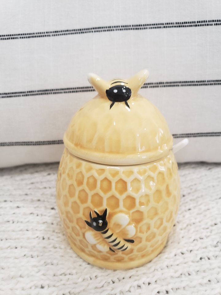 Farm House Style Honey Bee Mini Yellow Jar Collection.
