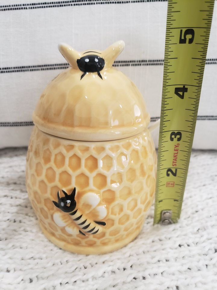 Farm House Style Honey Bee Mini Yellow Jar Collection.