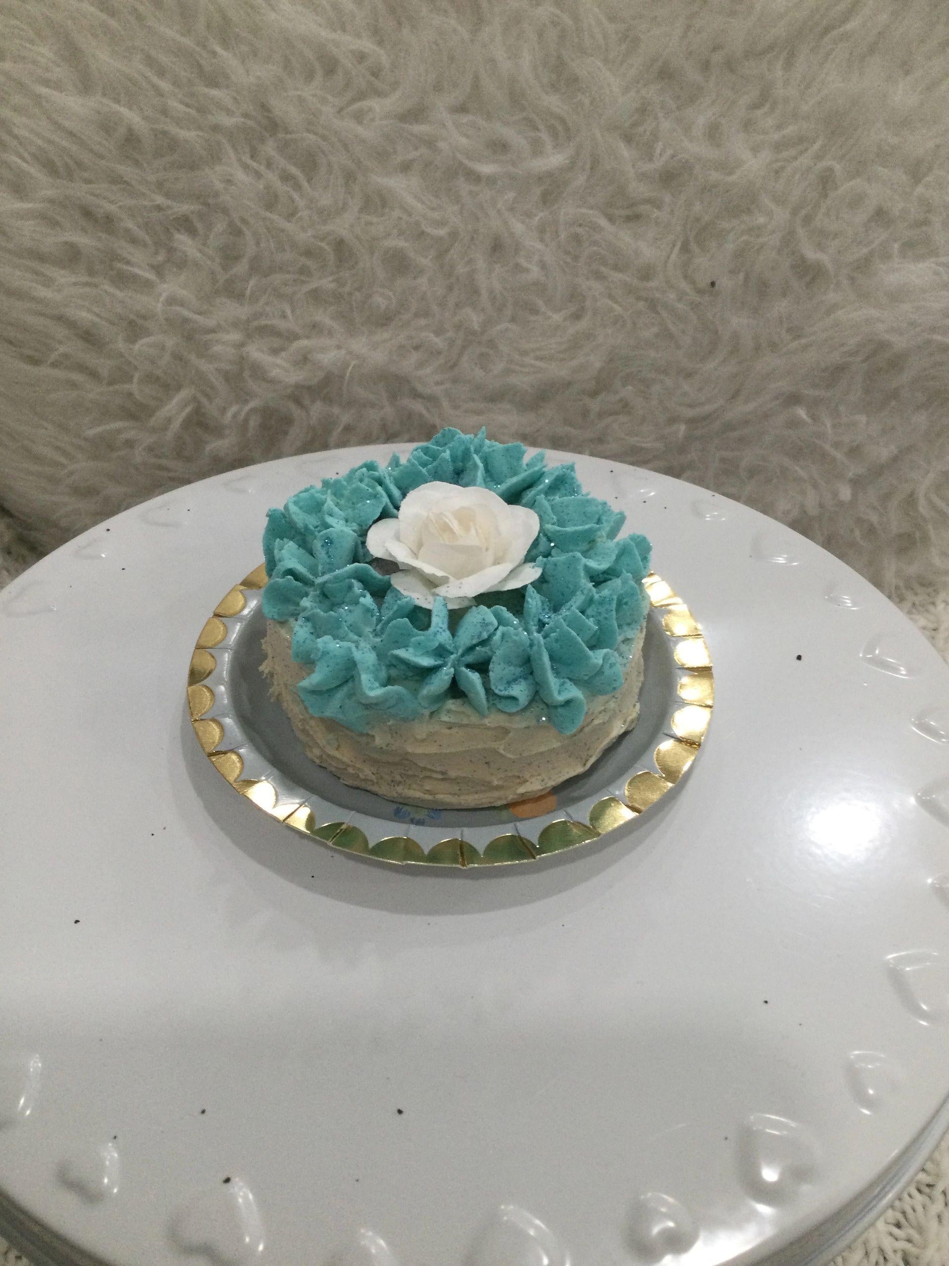 Pip Posh Design Faux Sweet Décor Mini Blue Raspberry Cake