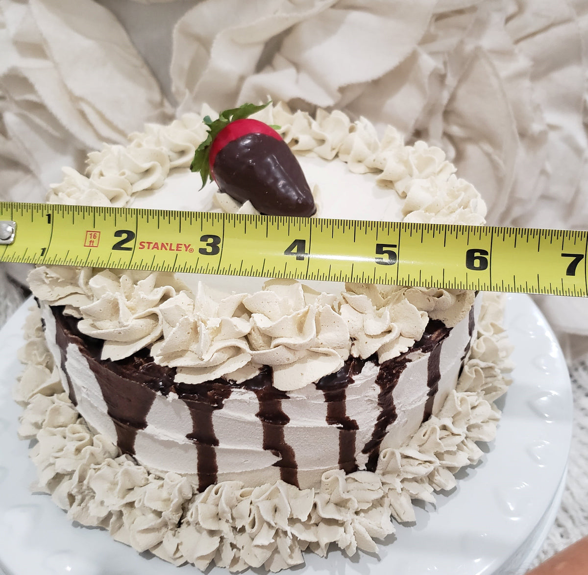 Pip Posh Design Faux Sweet Décor Strawberry Ivory Chocolate Cake Collection